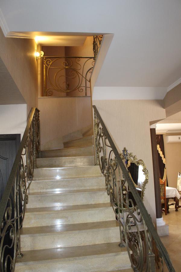 Leon Hotel Tbilisi ภายนอก รูปภาพ