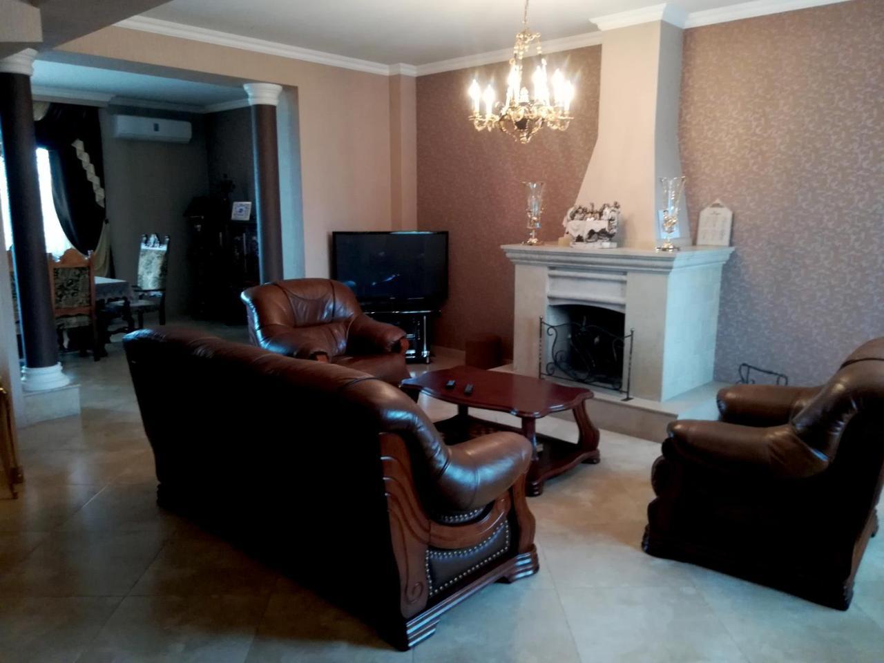 Leon Hotel Tbilisi ภายนอก รูปภาพ