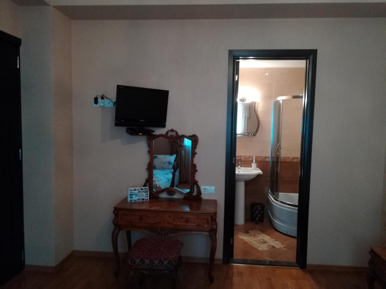 Leon Hotel Tbilisi ภายนอก รูปภาพ